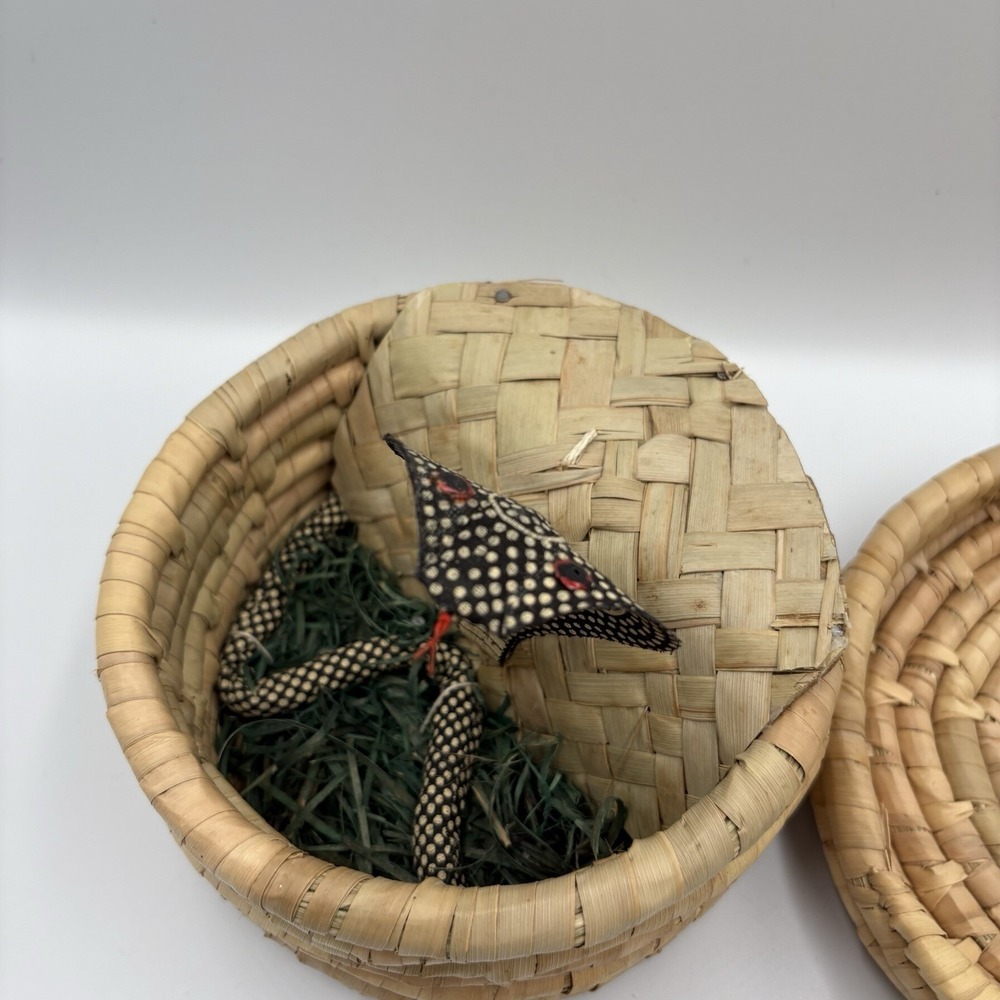 Vintage Wooden Pop-Up Snake Charmer Snake In A Box Cobra - Picture 3 of 10